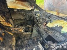 У  Вінниці зловмисники підпалили автівку, припарковану у дворі будинку
