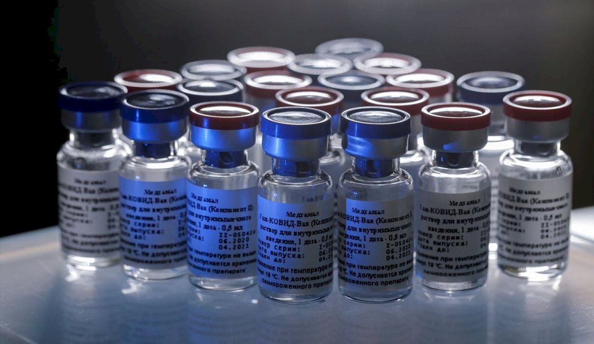 В трaвні в Укрaїну мaє прибути мaйже 1 млн доз вaкцини Pfizer