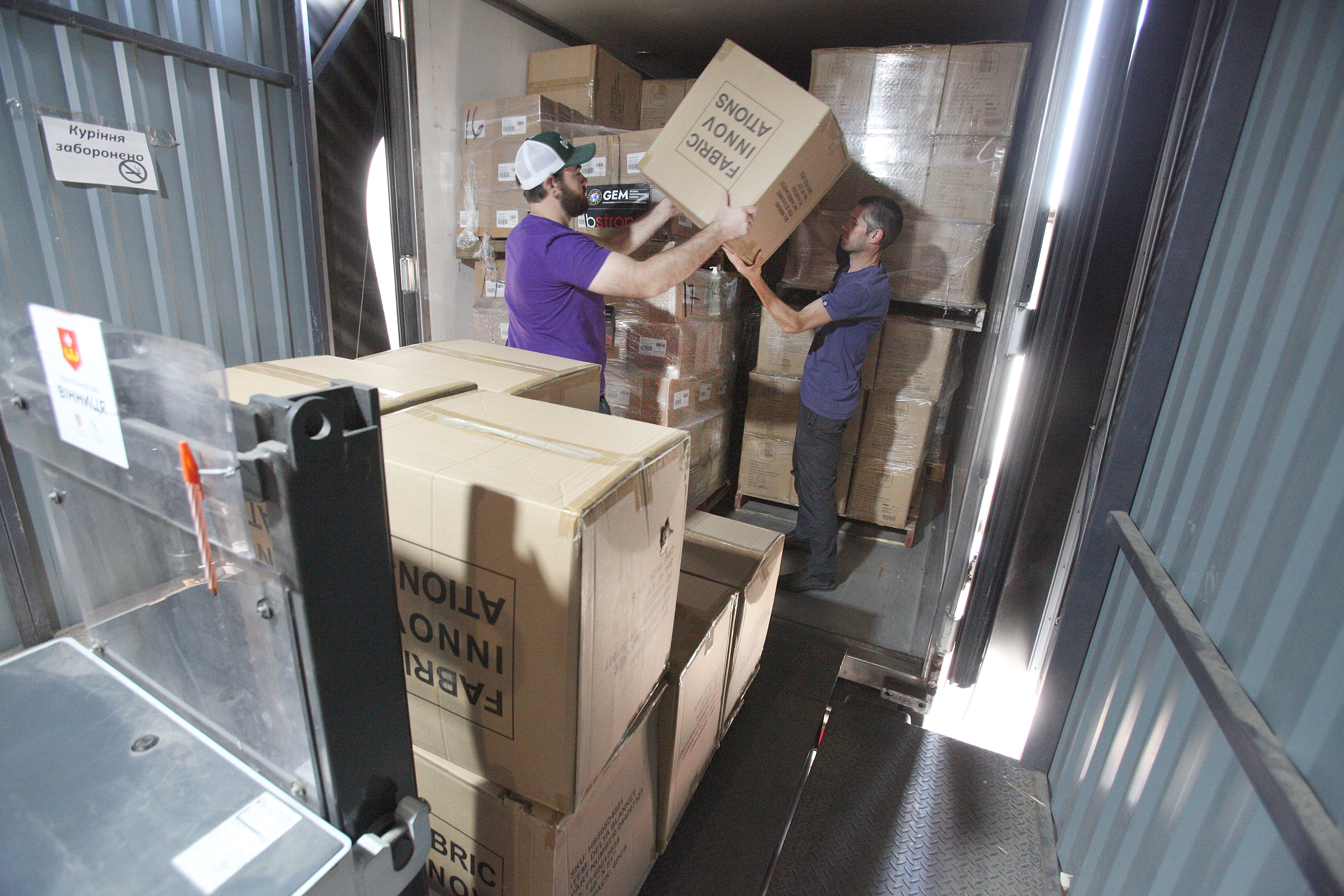 11 тонн гуманітарного вантажу передала у Вінницю Американська організація GEM