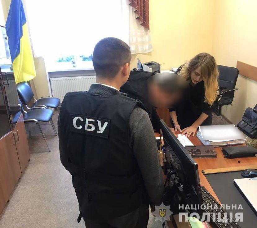 Тернополянин, котрий проживав та працював у Вінниці, організував схему поїздок за кордон чоловіків, які приганяли машини