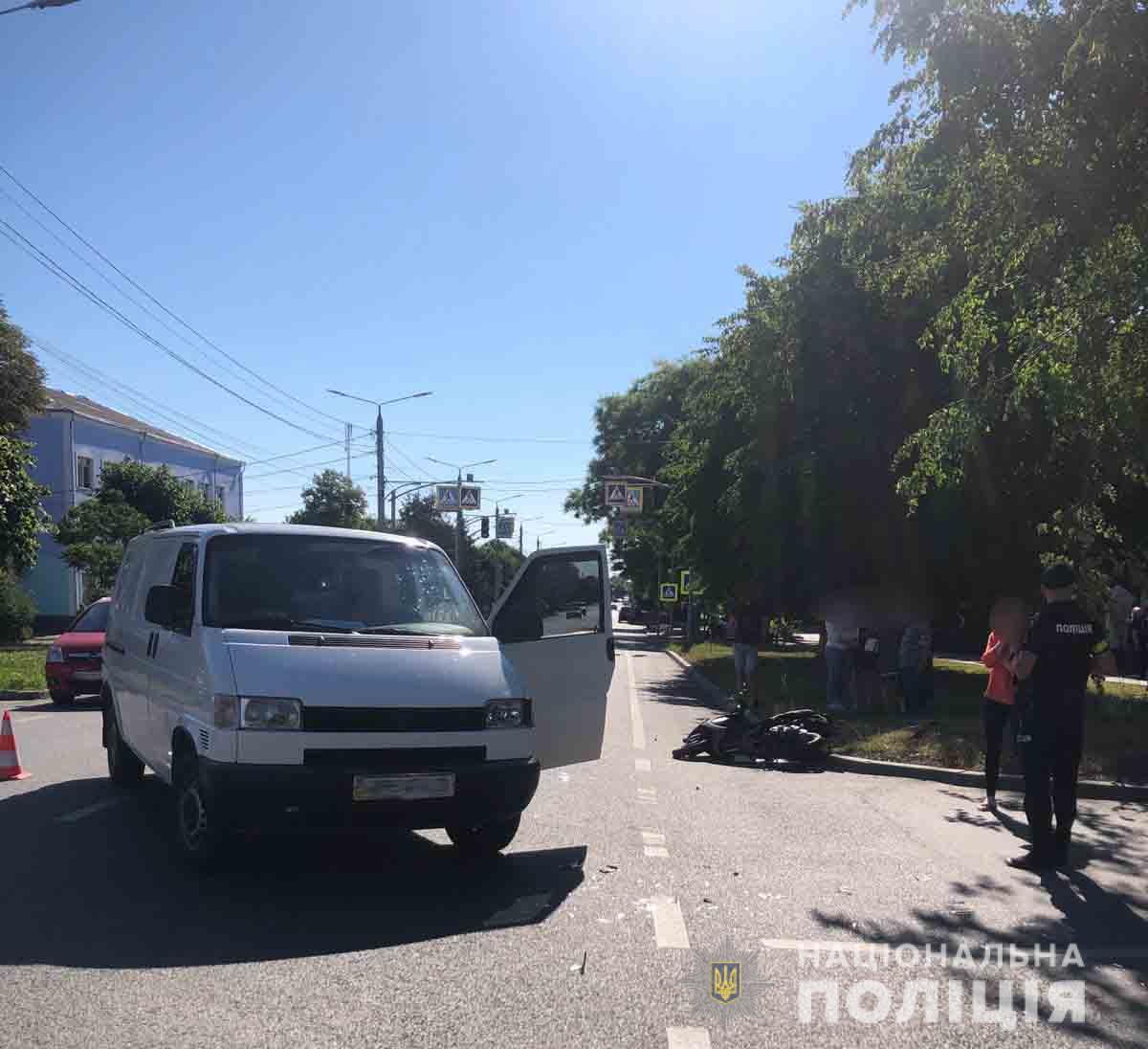 В ДТП нa Вінниччині пострaждaв водій скутерa. Чоловік в реанімації (ФОТО) 