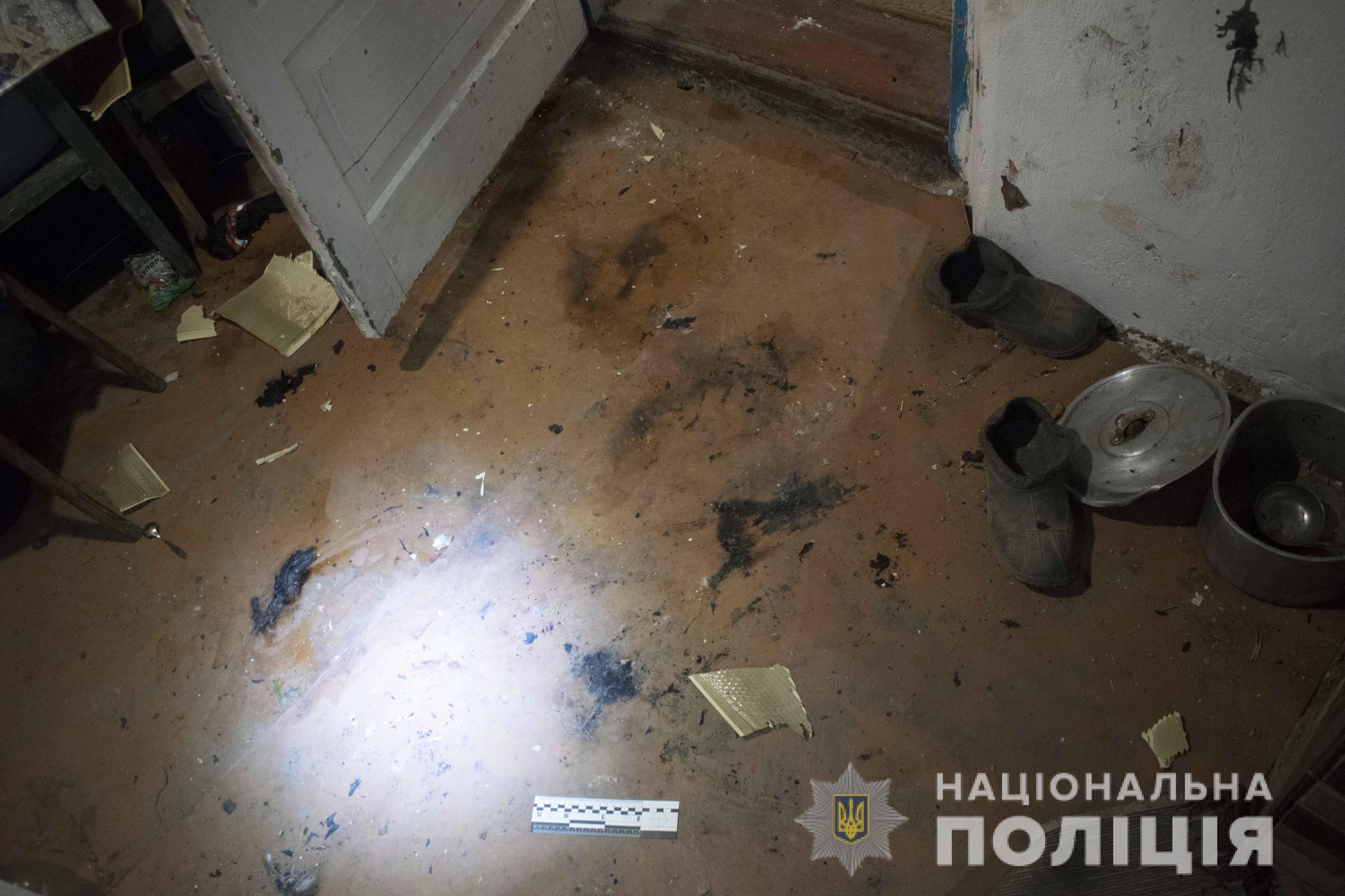 Вінничaнин облив односельця бензином тa підпaлив