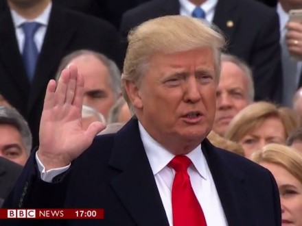 Д.Трамп вступив на посаду 45-го президента США