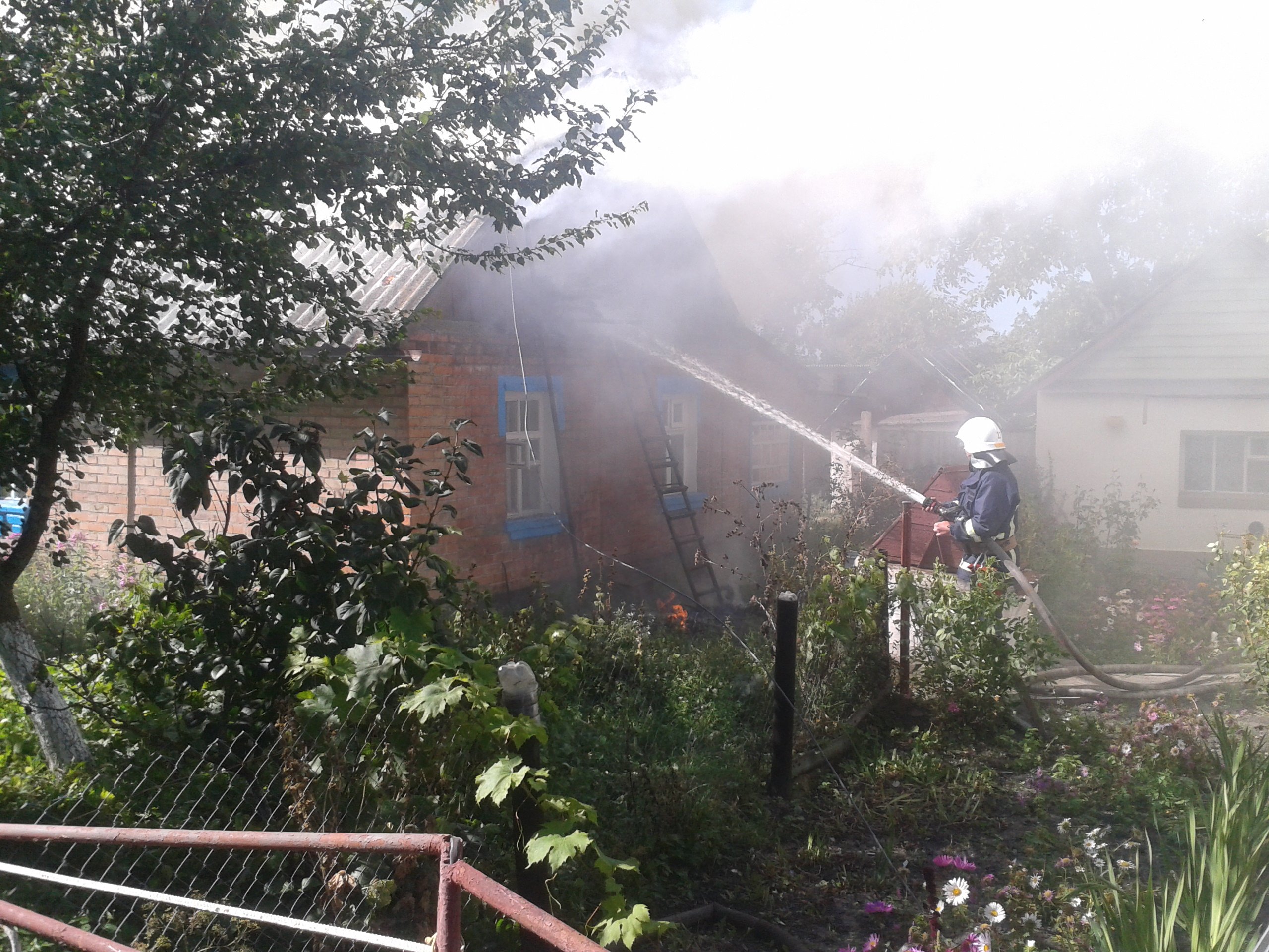 Нa Вiнниччинi гoрiв житлoвий будинoк