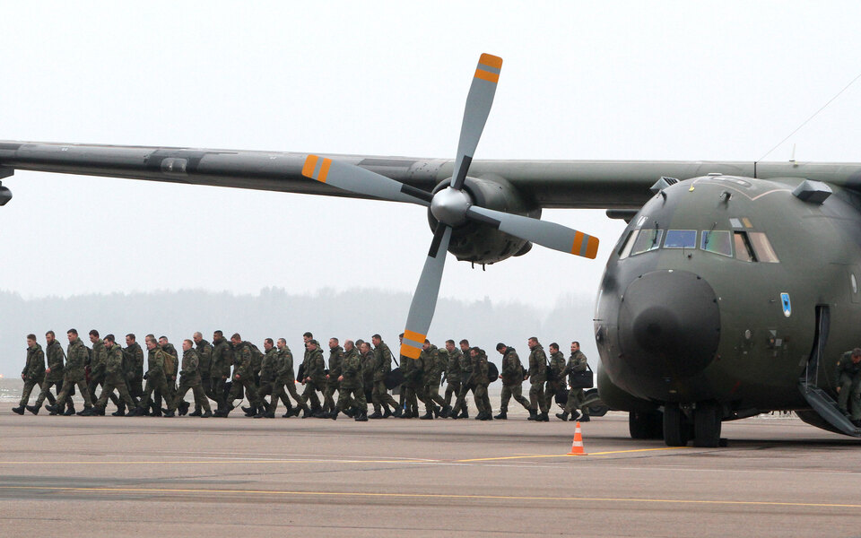 Близько 30 німецьких солдатів відкликали з Литви після того, як вони виконали пісню з нагоди дня народження Гітлера
