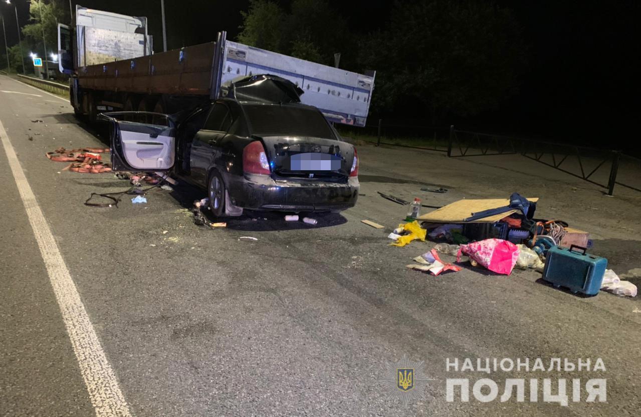Поліція розслідує обставини смертельної автопригоди у Вінницькому районі 