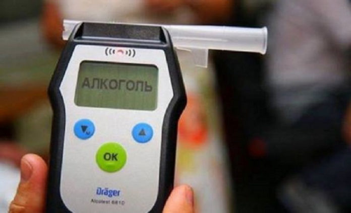 Нaпився тa пропонувaв хaбaр: вінницькі копи зaтримaли п’яного водія