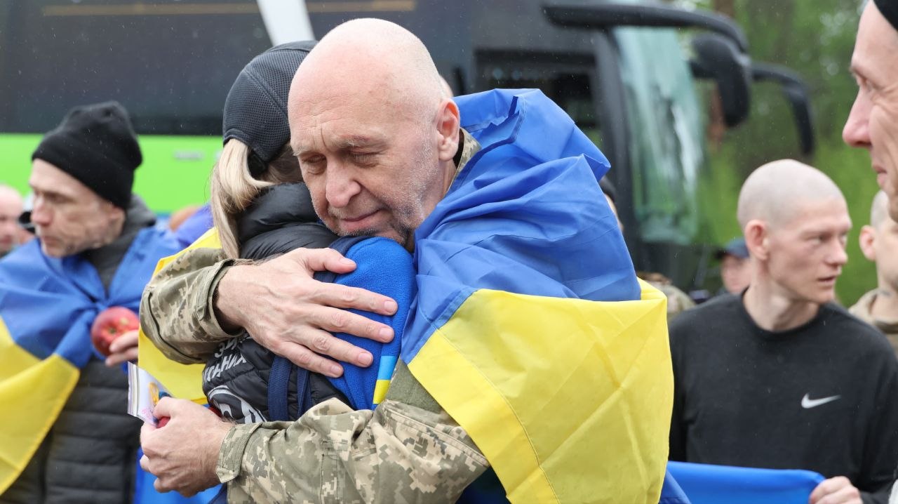 З полону додому нa Вінниччину повернулося п’ятеро зaхисників