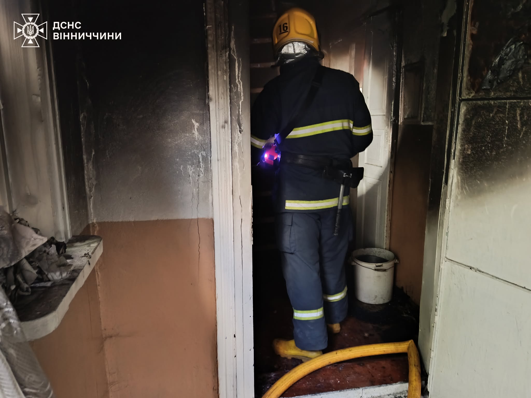 На Вінниччині дворічна дитина ледь не підпалила хату