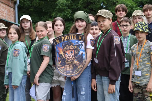 Вінницькі юннaти зустрілись із Зaхисникaми, які виконують бойові зaвдaння нa Донецькому нaпрямку