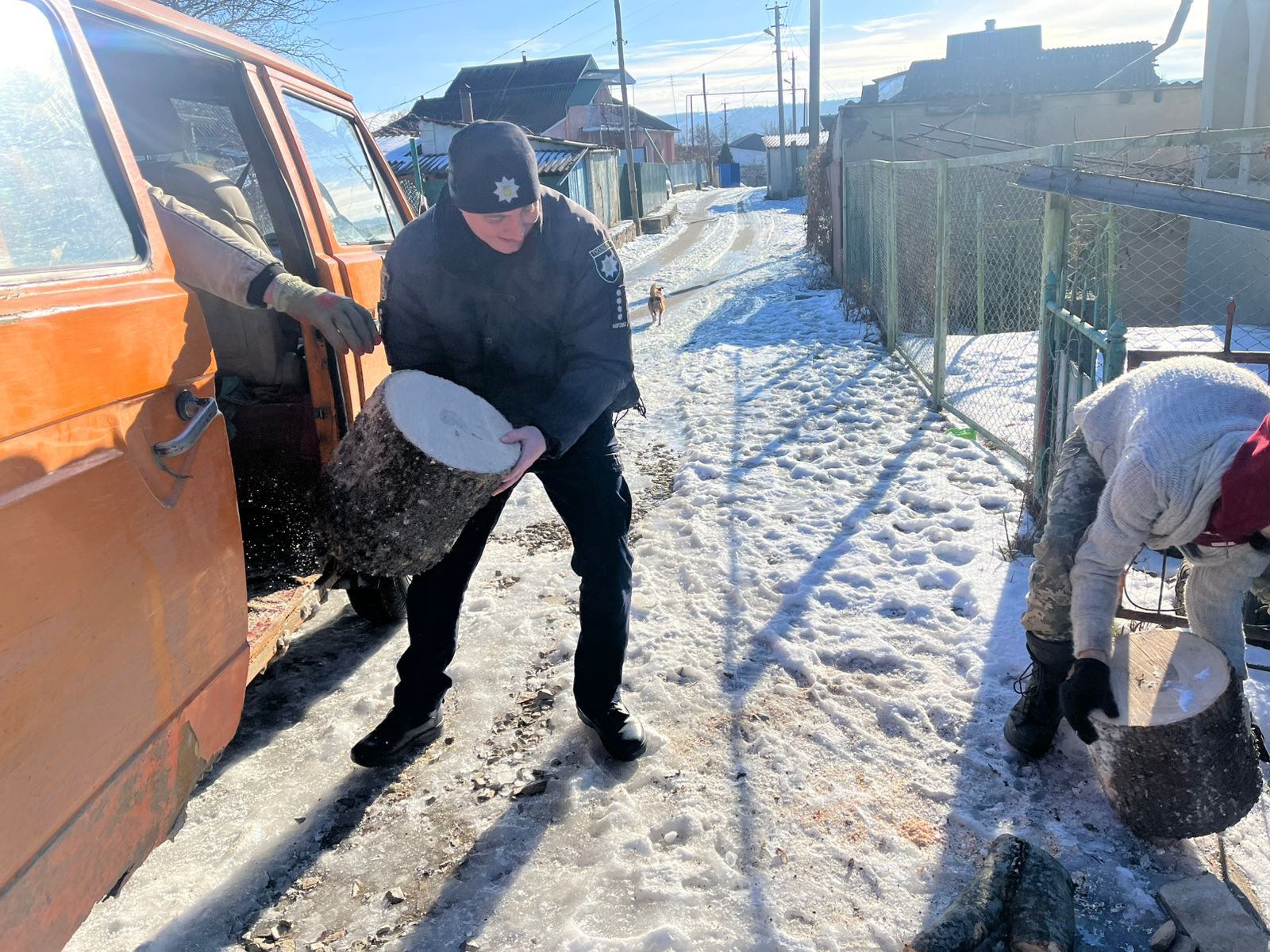 На Вінниччині інспектор допоміг родині, в якій обоє батьків мають інвалідність