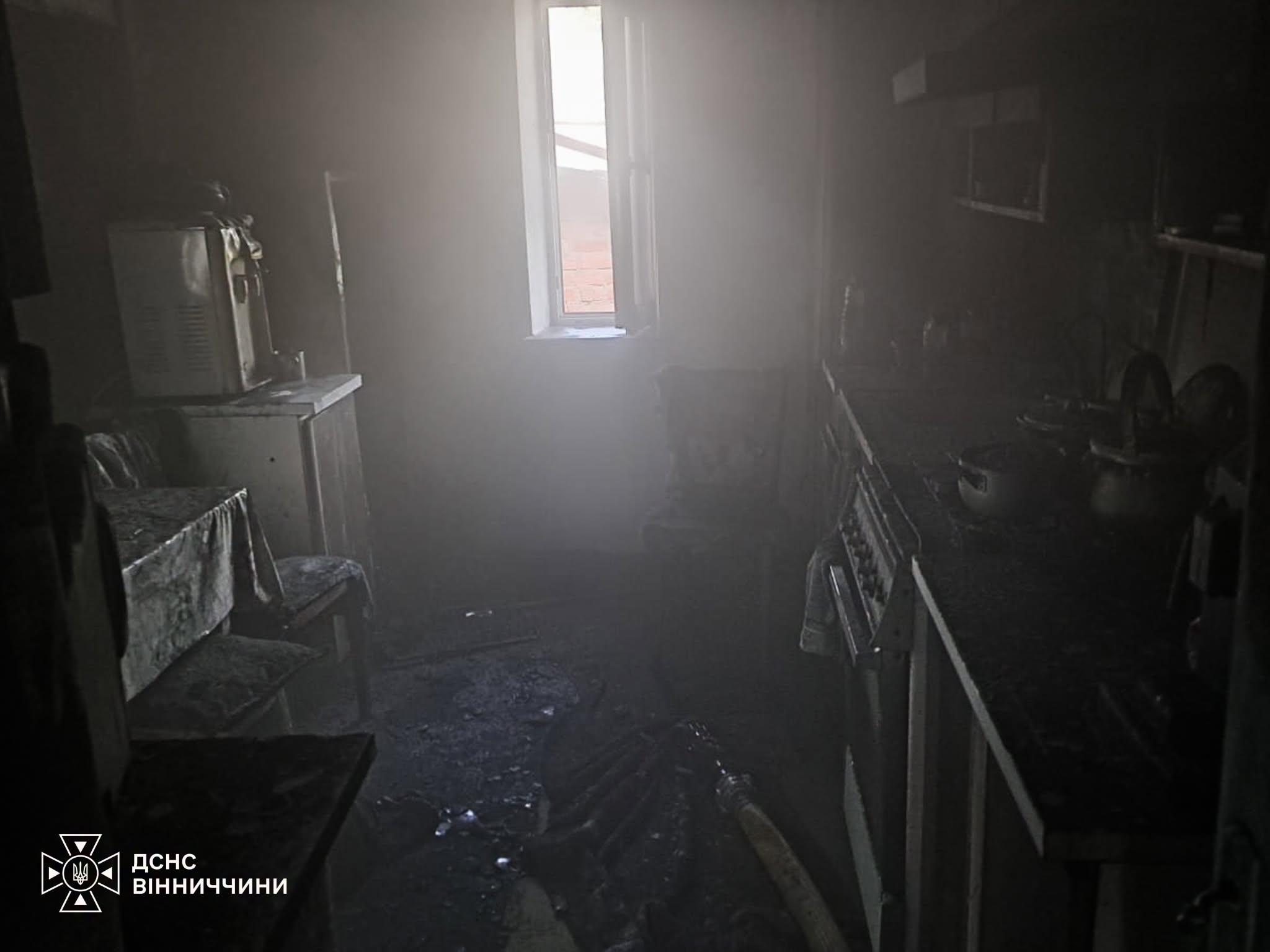 В селі неподалік Вінниці в приватному будинку спалахнув холодильник