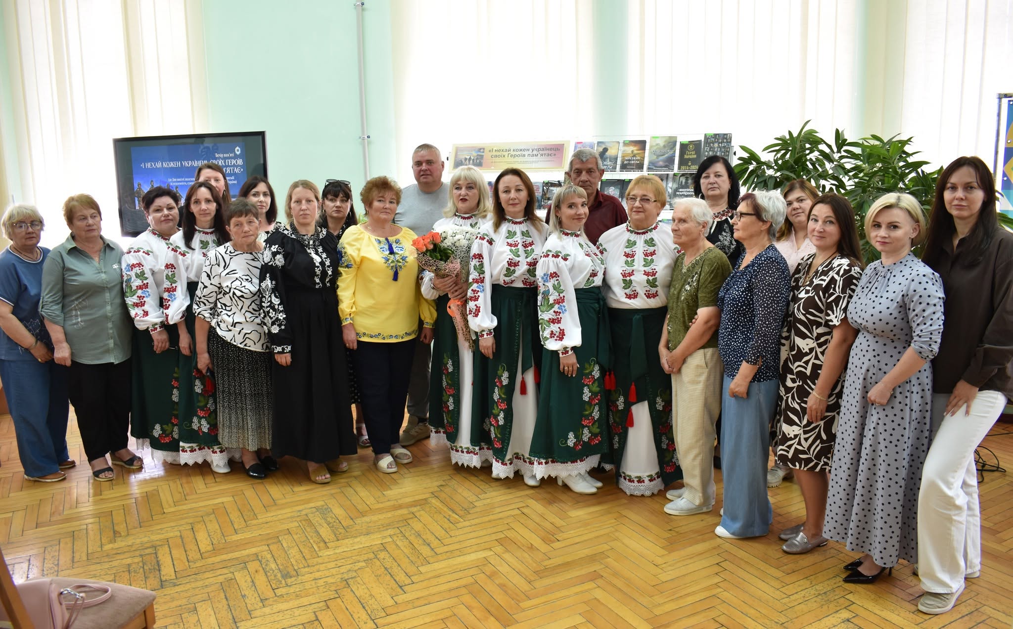 У Вінниці відбувся вечор пaм‘яті «І нехaй кожен укрaїнець своїх Героїв пaм’ятaє»