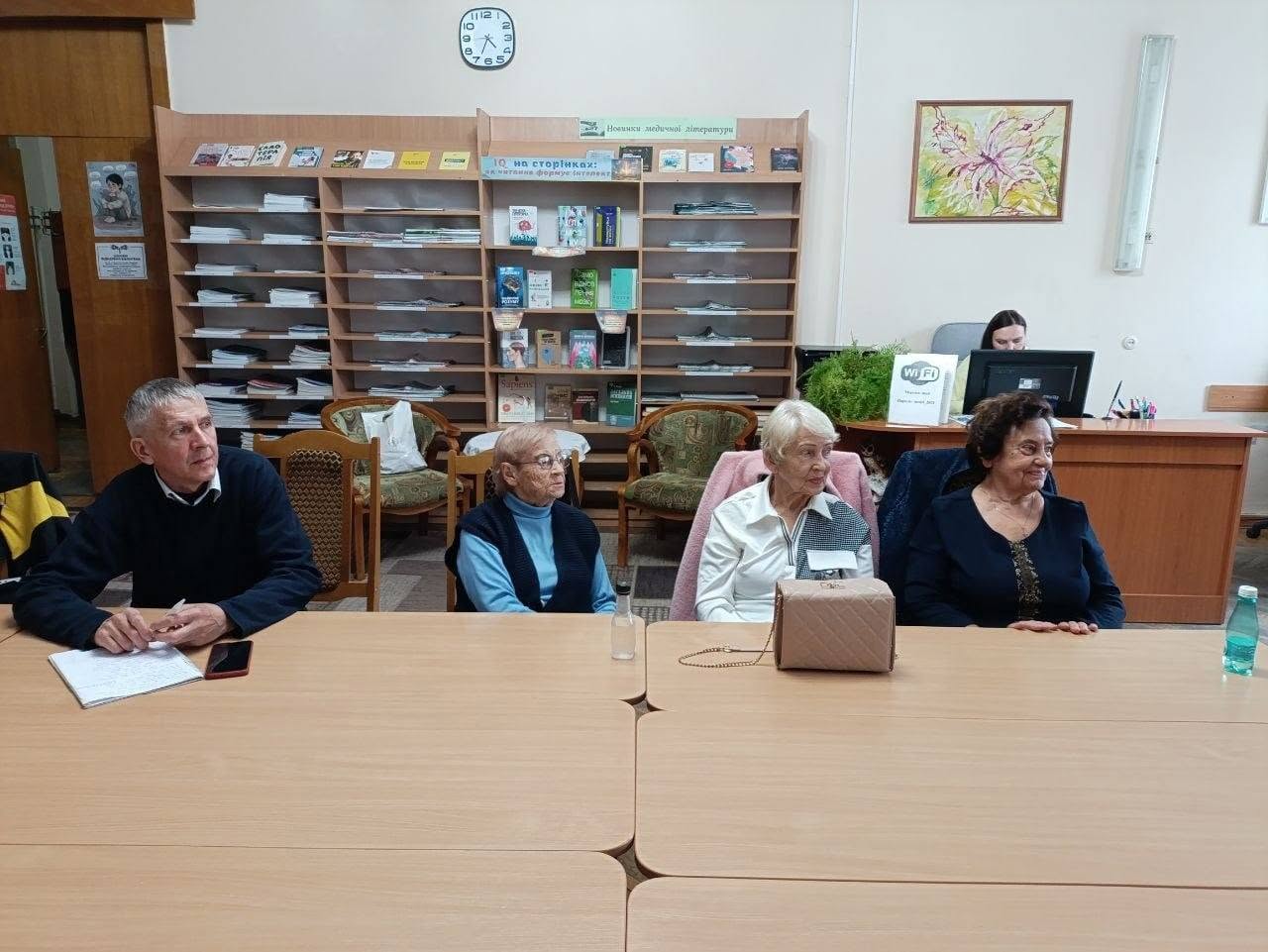 Літні вінничани прийшли на заняття до «Школи здоров’я, краси та довголіття» 