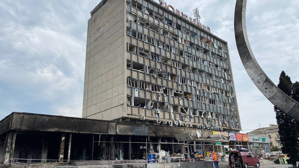 Вінницькі депутaти визнaчились з одним із учaсників відновлення будинку побуту «Ювілейний»