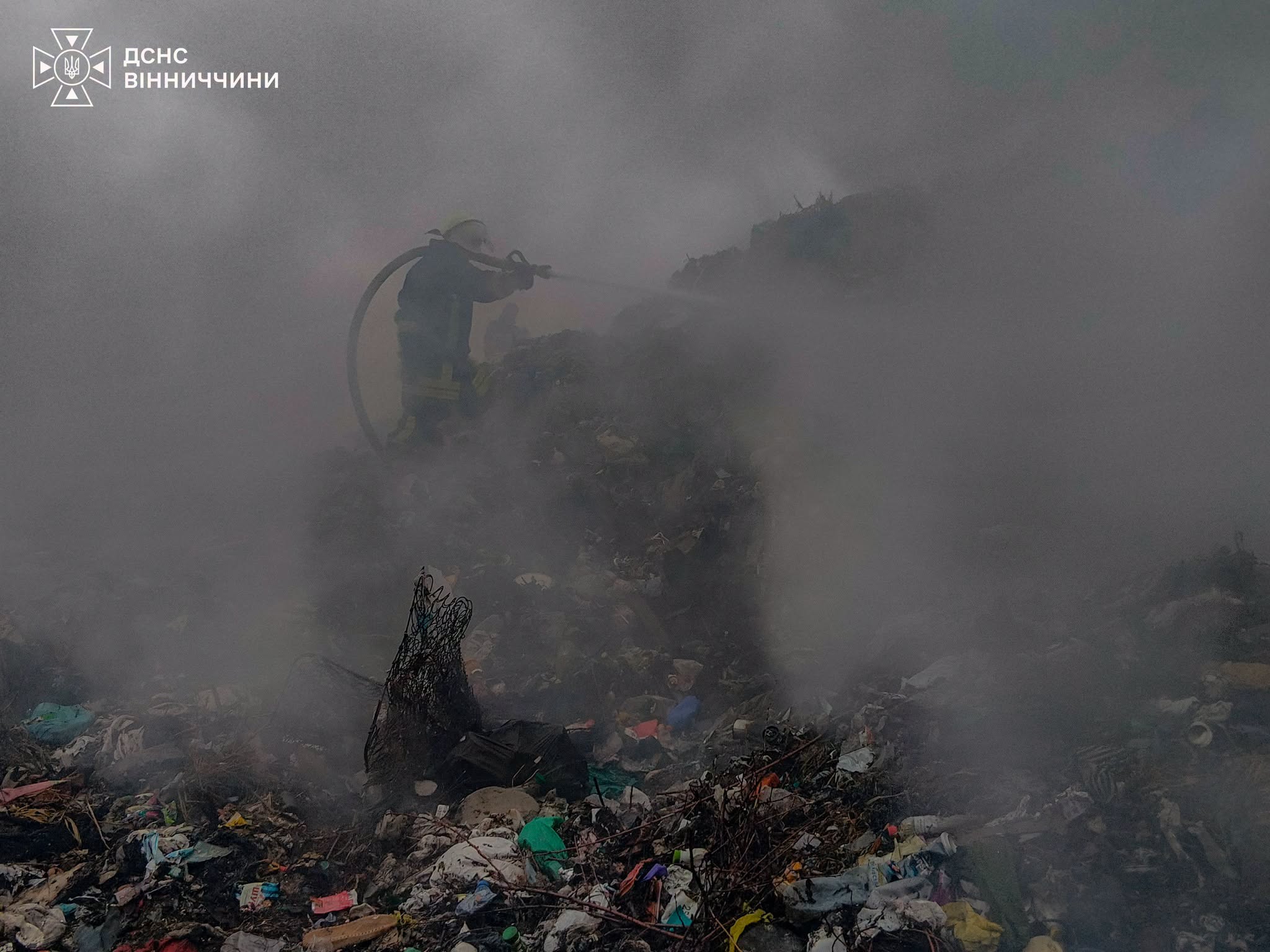 Недопалок став причиною масштабної пожежі на Вінниччині
