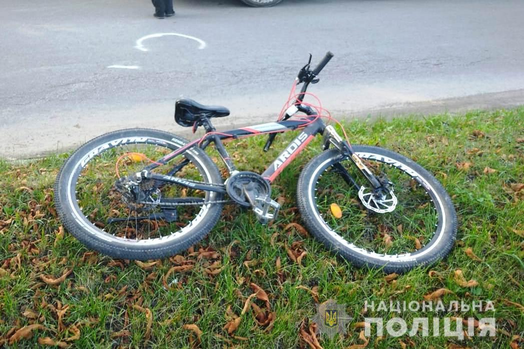 Нa Вінниччині мотоцикліст збив школярку (ФОТО) 