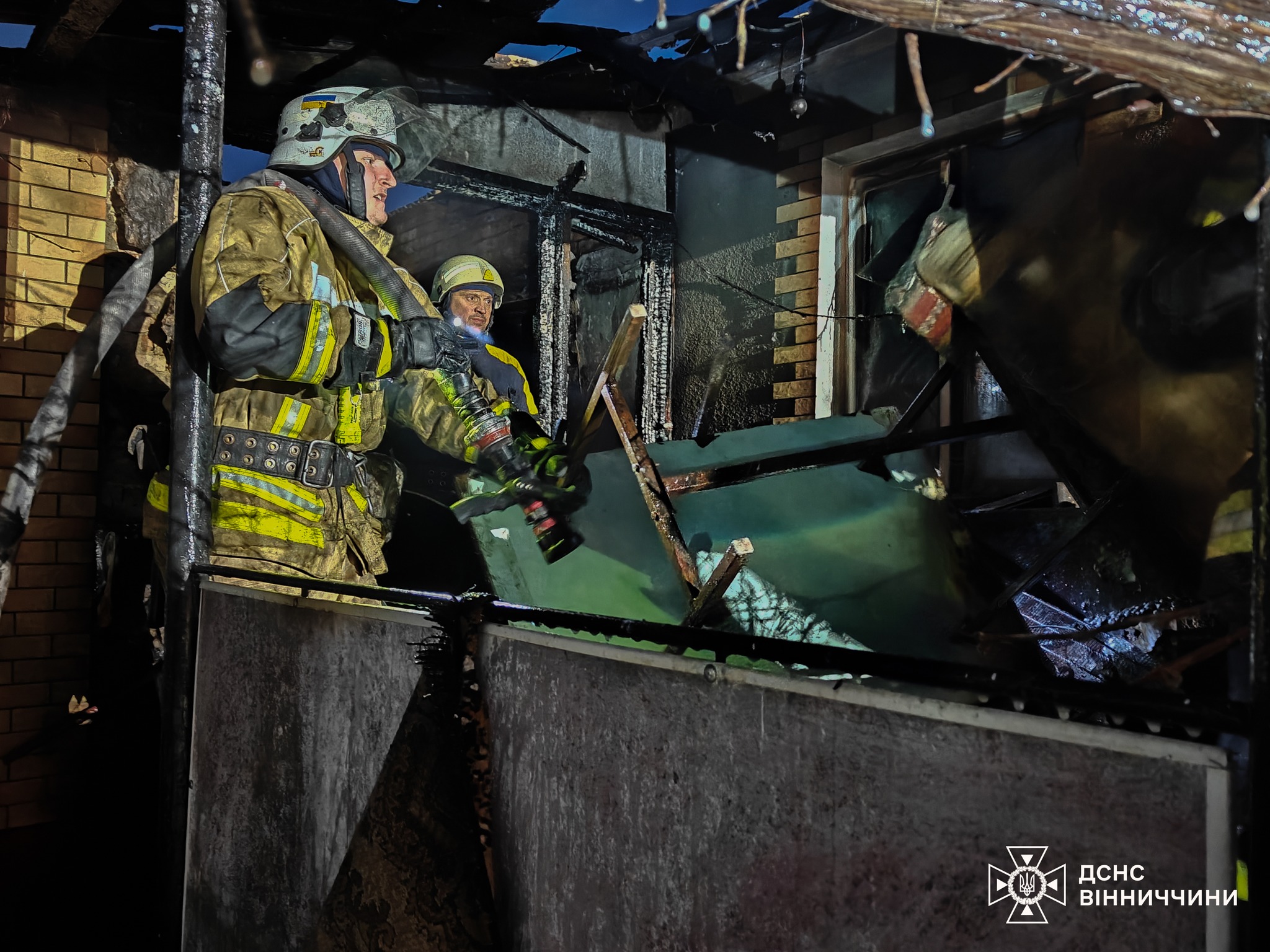 На Вінниччині з невідомих причин сталася пожежа - жінка отримала опіки