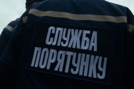 Маленька вінничанка зачинила маму на балконі