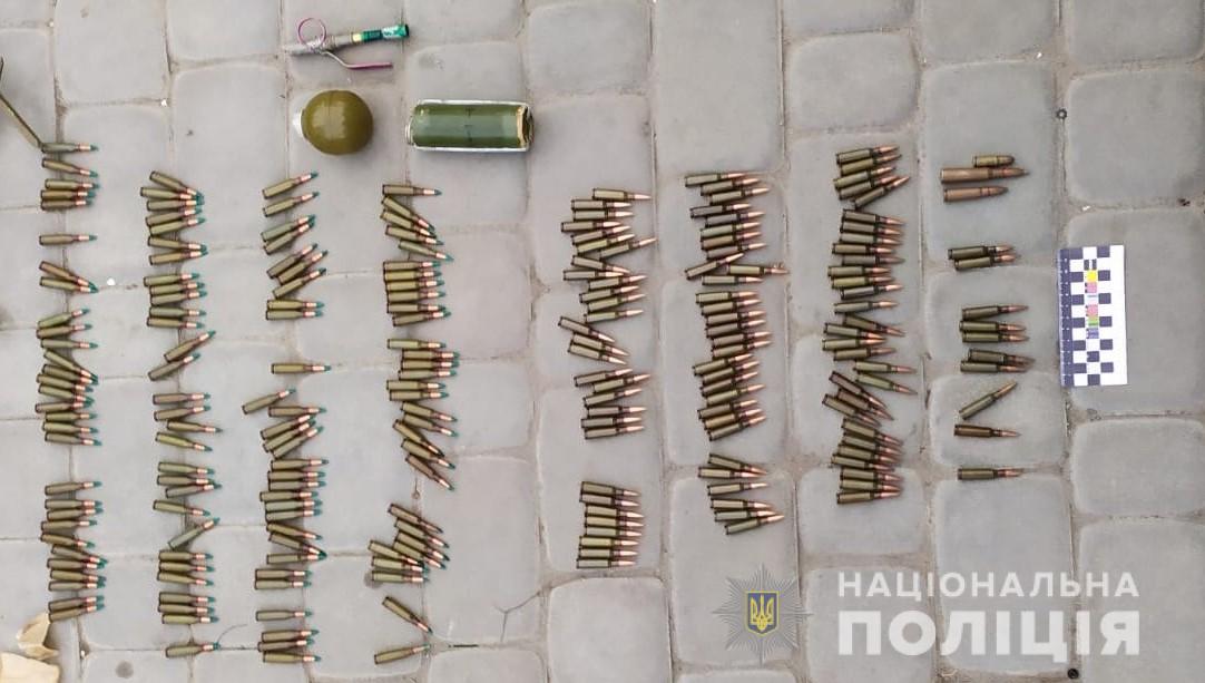 На Вінниччині цілий арсенал зброї виявили в будинку у 32-річного чоловіка 