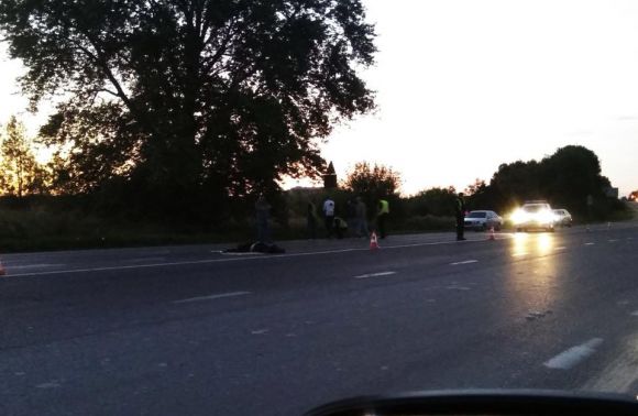 На об’їзній дорозі Львова загинув під колесами автомобіля пішохід