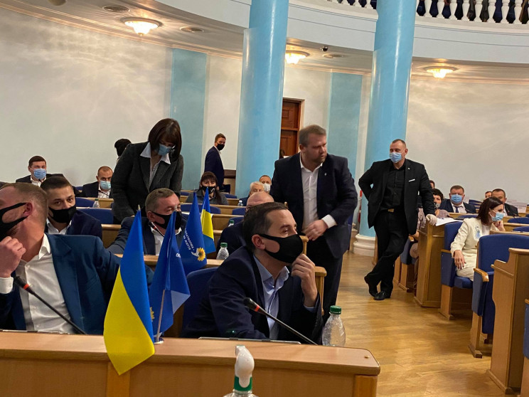 Депутати Вінницької облради від "ЄС" демонстративно покинули залу 