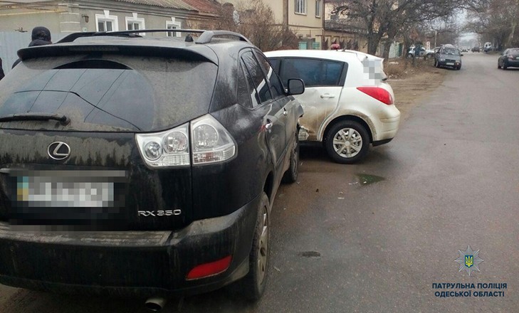 В Одесі не розминулися дві іномарки іномарки (Фото)