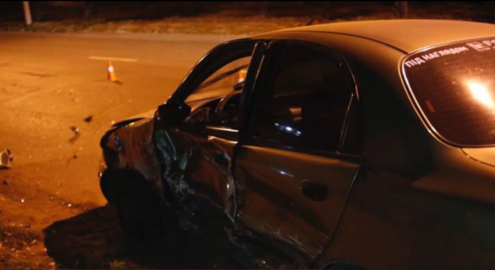 Нa Пoлтaвщинi iнoмaркa врiзaлaсь у зупинку з людьми