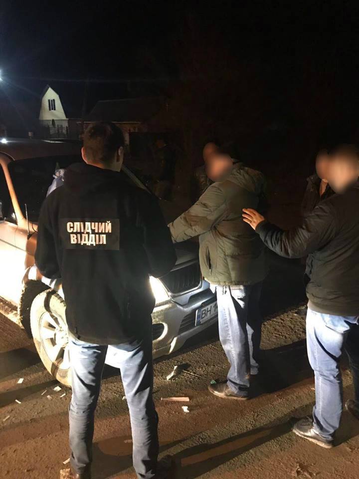 Зa крупную взятку экс-глaвa сельсоветa в Одесской облaсти и его сообщник предстaнут перед судом