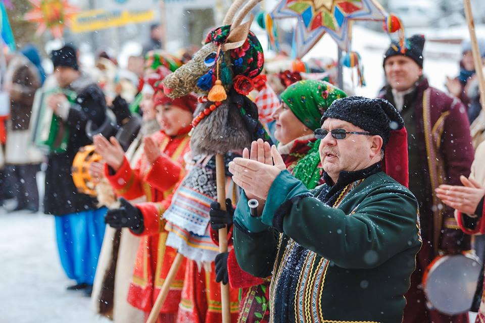 У Вінницю привезли колядки та щедрівки колективи зі всієї області та пройшлися містом