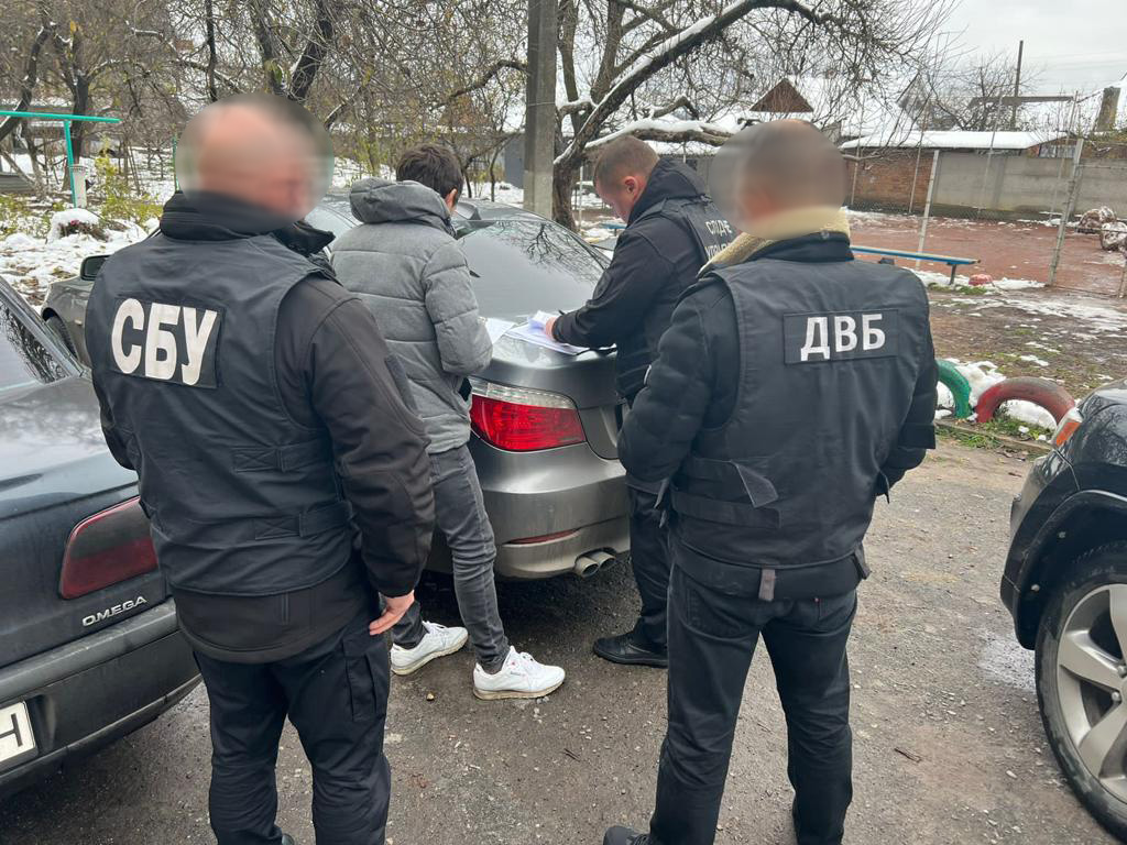 Псевдоблaгодійники з Вінниччини зaробили нa ЗСУ більше двох мільйонів 