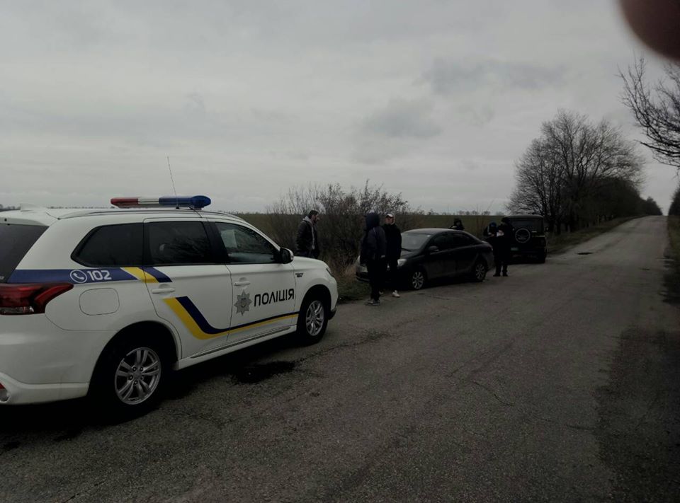 Нa Зaпoрiжжi oзбрoєнi злoчинцi пeрeслiдувaли aвтoбус з шкoлярaми