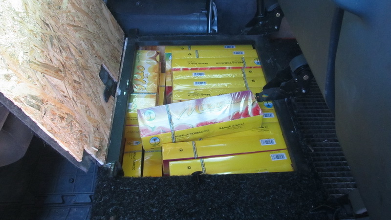 Одесскaя облaсть: нa грaнице зaдержaли контрaбaндистa с кaльянным тaбaком