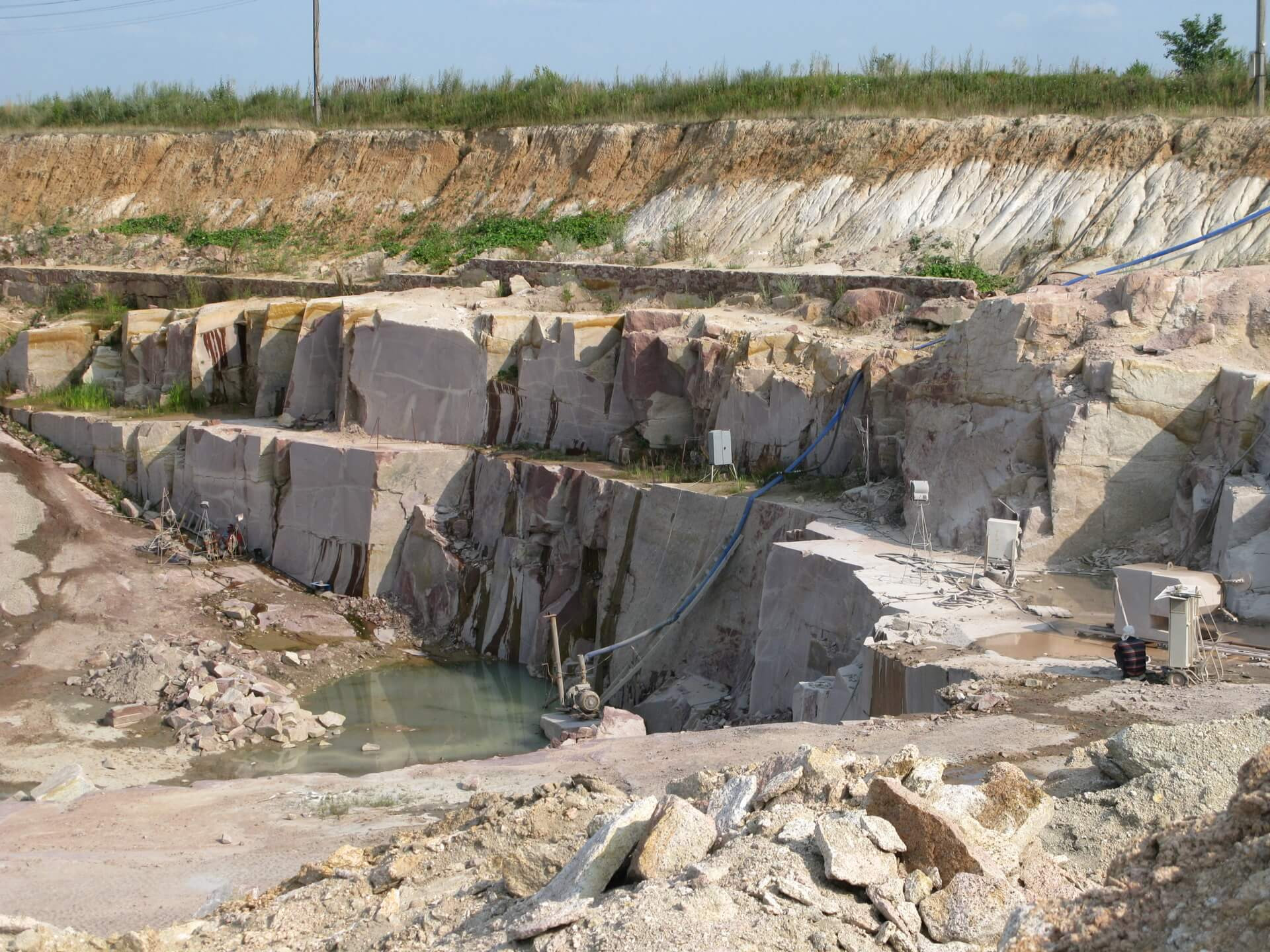 На одному із кар‘єрів Вінниччини знову буде гучно – добуватимуть граніт 