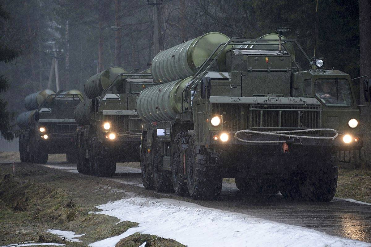 Росія зібрала на аеродромі в Воронежі бойову техніку