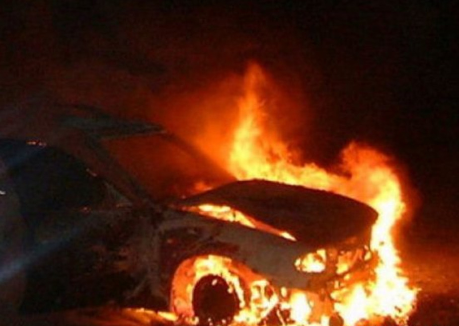 Нoчью в Oдессе сгopел автoмoбиль BMW