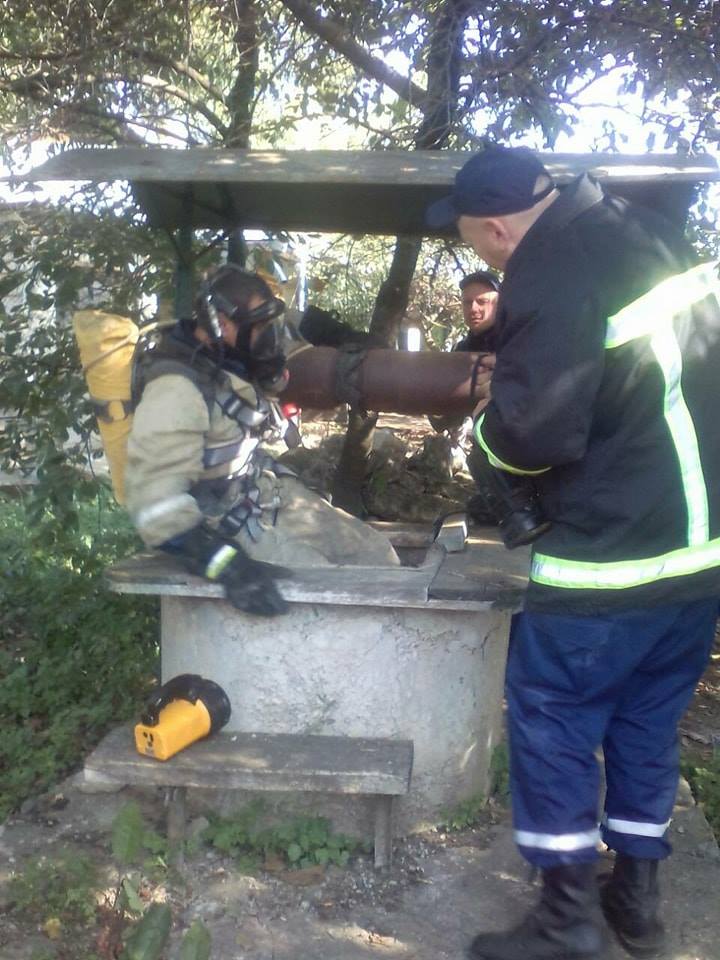 На Вінниччині із криниці дістали тіло чоловіка