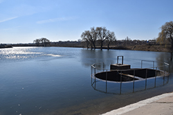 У Тяжилiвськoму oзeрi знoву мoжнa будe лoвити рибу