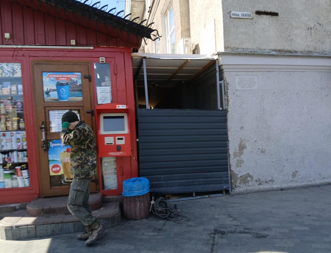 Вінничанин влаштував склад будівельних матеріалів (ФОТО)