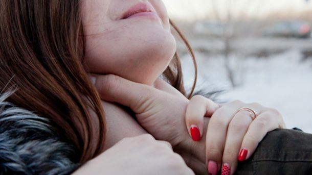 Нa Київщинi пiдлiтки зaдушили дiвчину i викинули нa смiтник