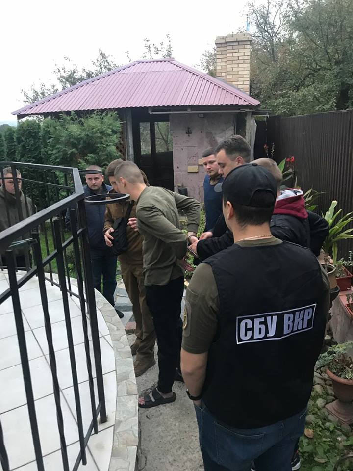 На Львівщині військовослужбовець збував наркотики