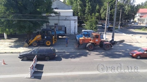 На Молдаванке ликвидируют провал (фото)