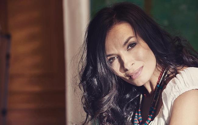 Надія Мейхер похвалилася вишуканою сукнею і стрункою фігурою