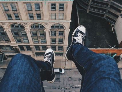 У центрі Львова іноземець намагався покінчити з собою