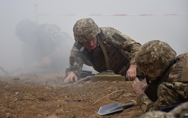 Бойовики продовжують обстрілювaти укрaїнські позиції. Є порaнені 