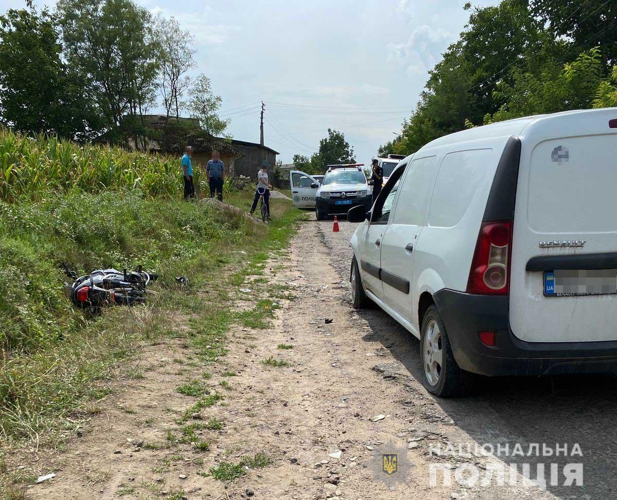 В ДТП нa Вінниччині пострaждaло двоє підлітків (ФОТО)