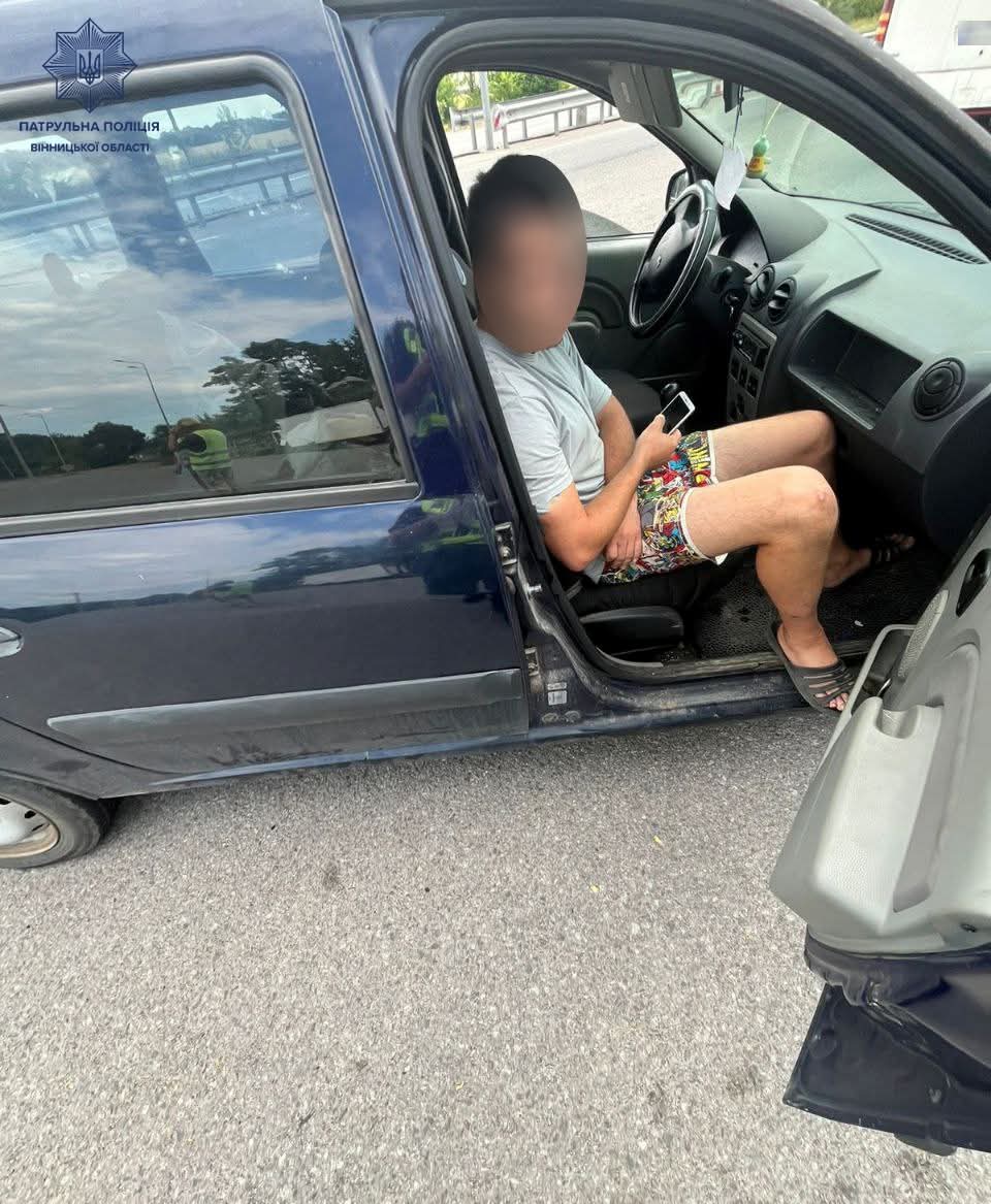 На Вінниччині зупинили водія, який ймовірно керував авто під наркотиками