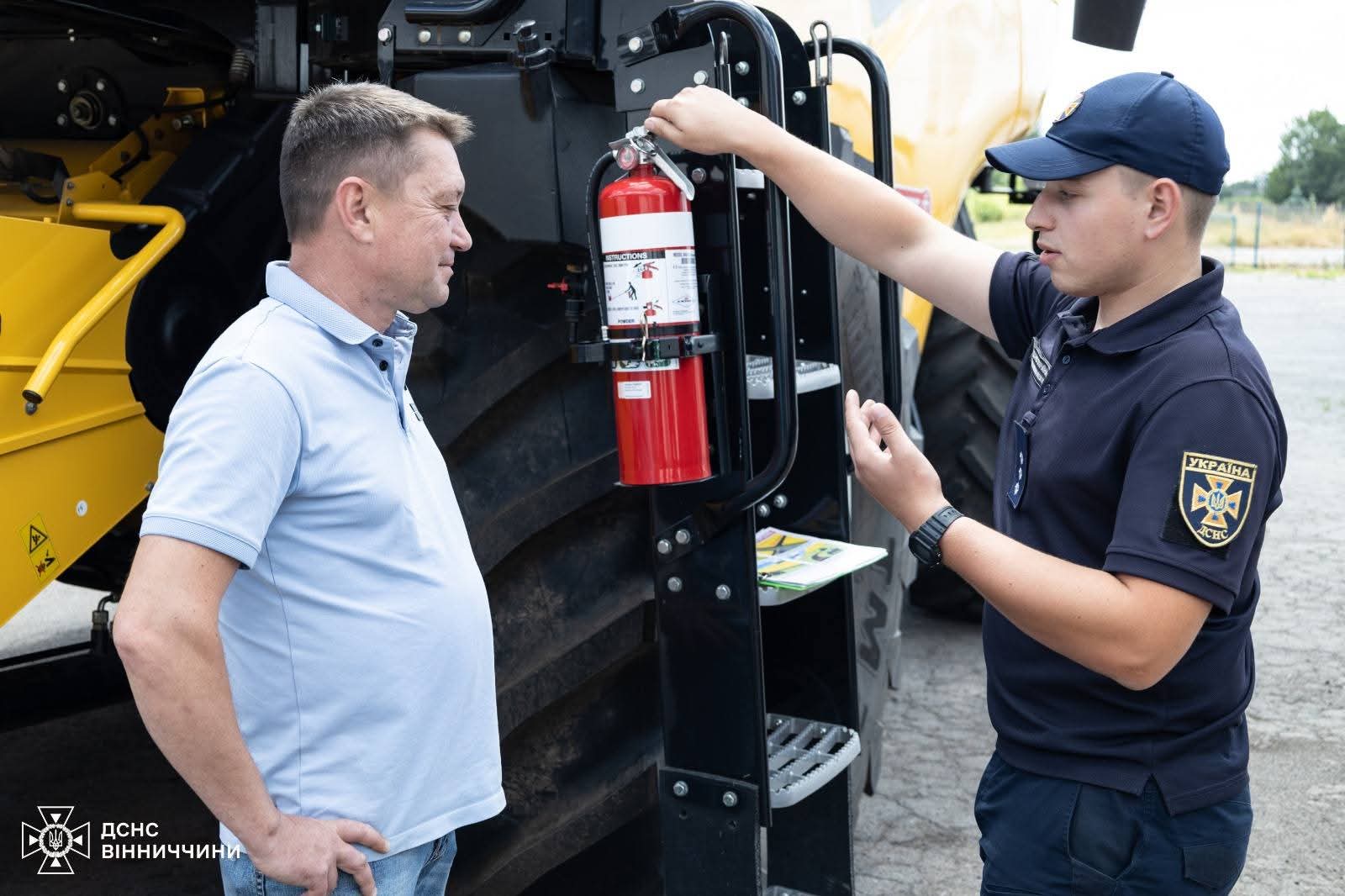 На Вінниччині рятувальники нагадують аграріям про безпеку під час жнив