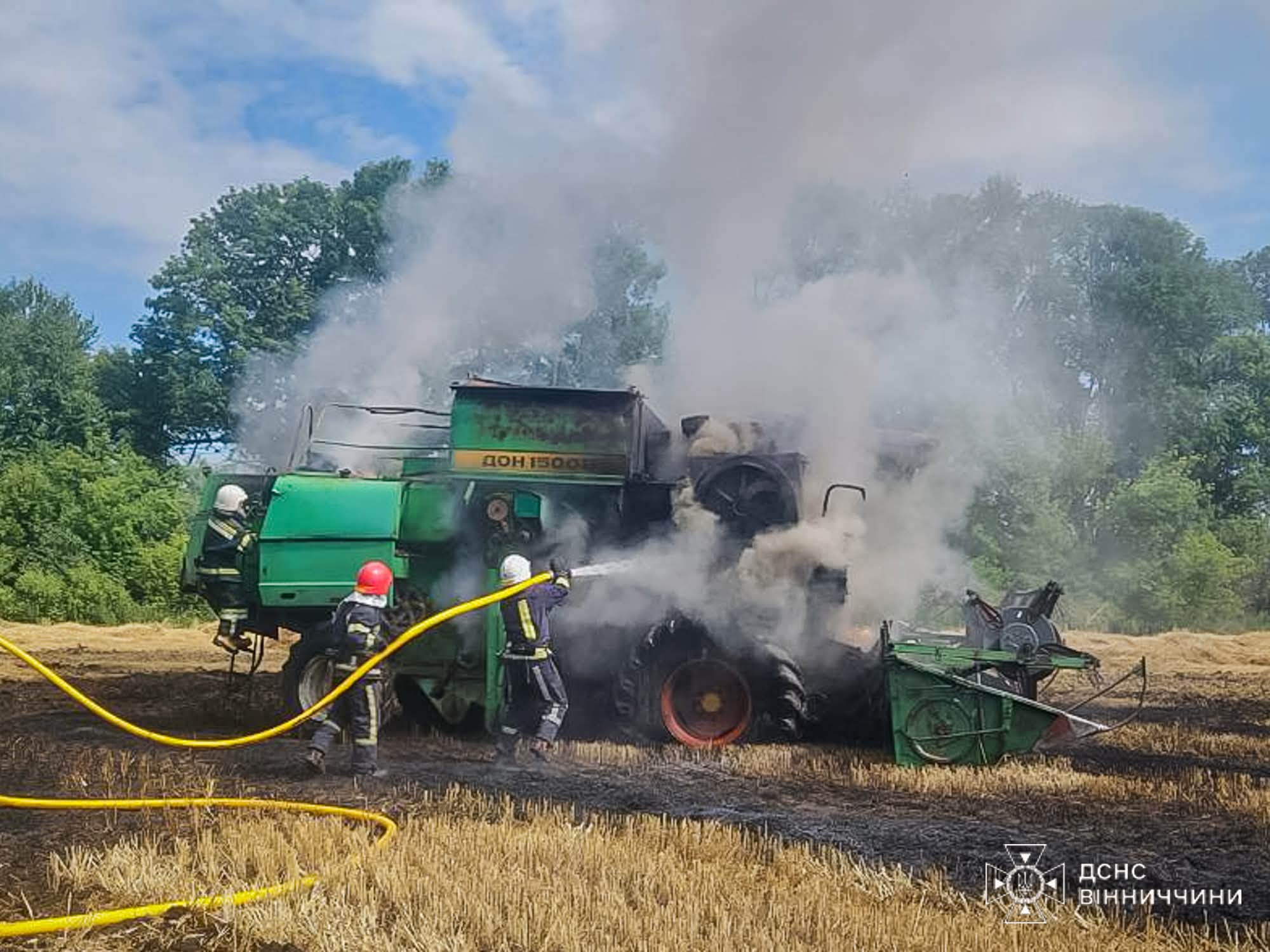 На Іллінеччині згорів комбайн під час збирання врожаю
