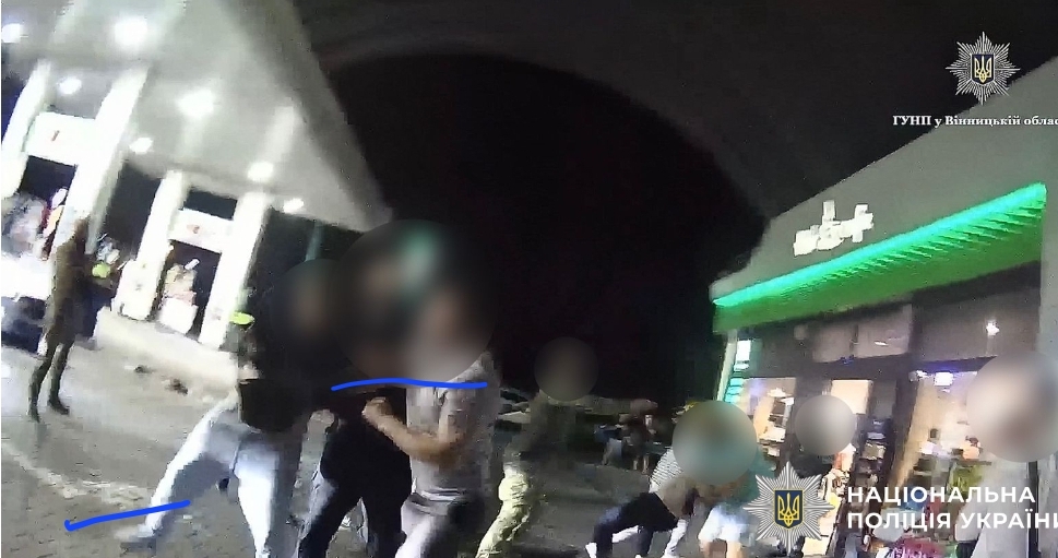 У Вінниці затримали чотирьох осіб за опір поліції